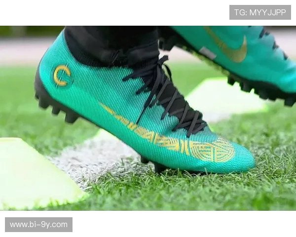 以前锋足球鞋为核心，打造性价比高的运动装备新选择